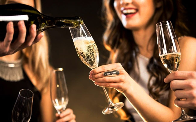 How to Serve Cava
